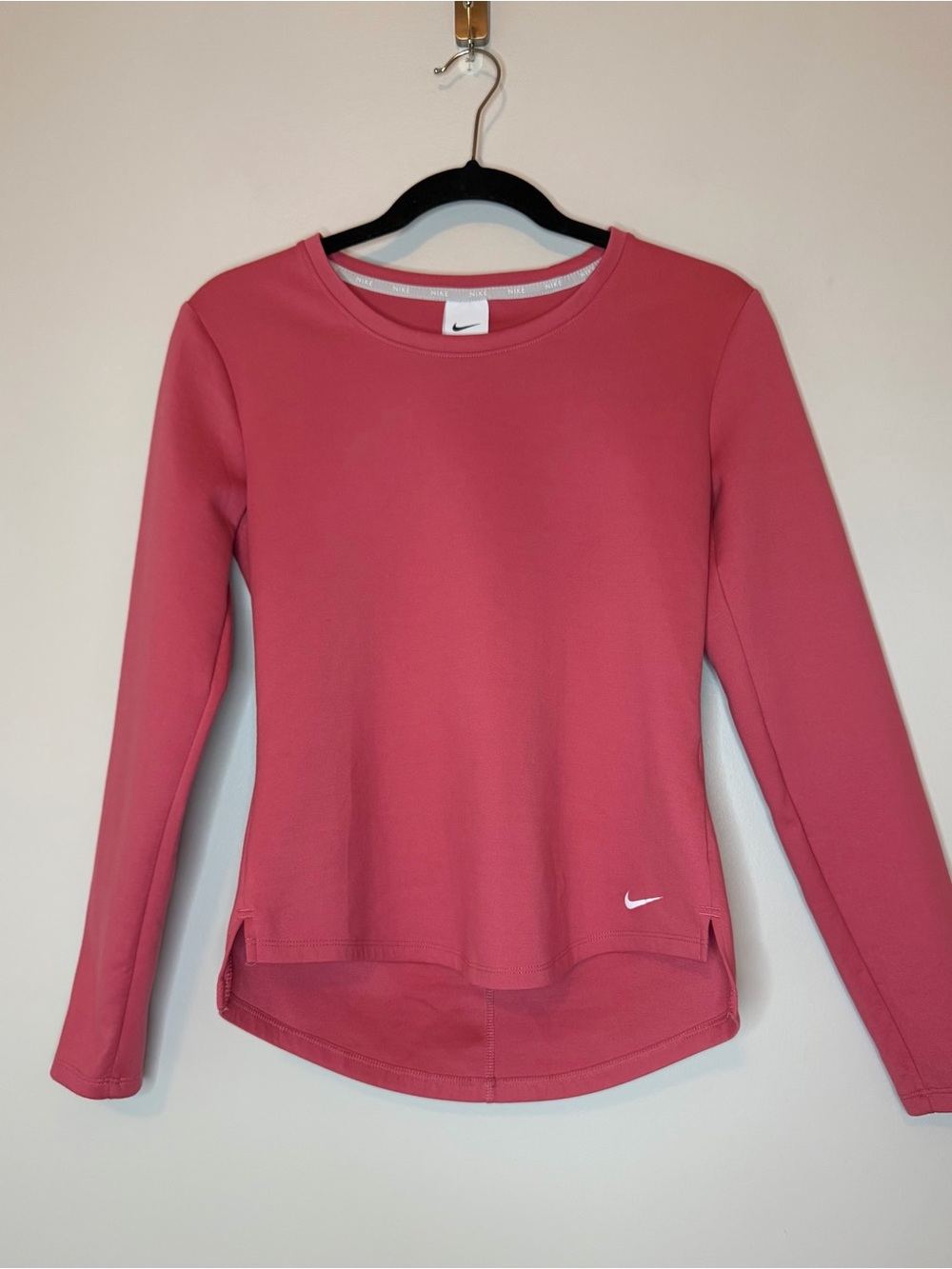 NIKE Women's THERMA-FIT Technology
Long Sleeve Top Pomegranate Size XS